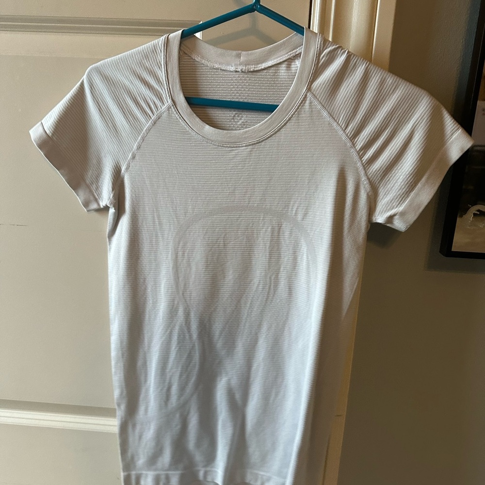 Lululemon Swiftly Tech Short Sleeve shirt 2.0
